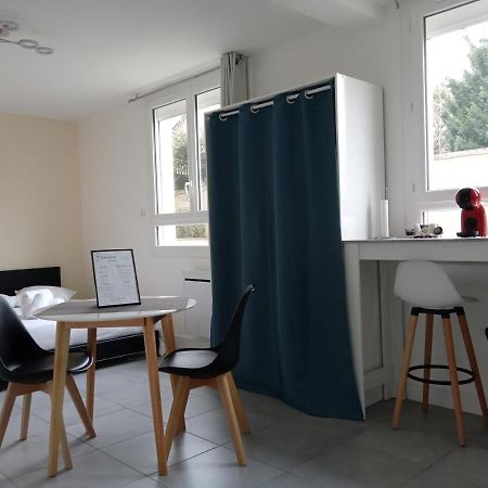 Studio Cosy Dans Residence Calme Et Privee Le Mans Ruang foto